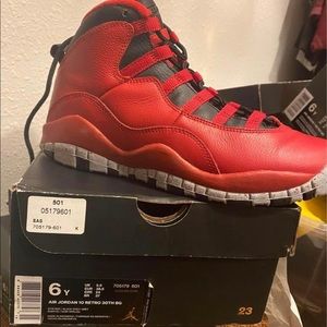 Worn once. Kids size 6. Box included.